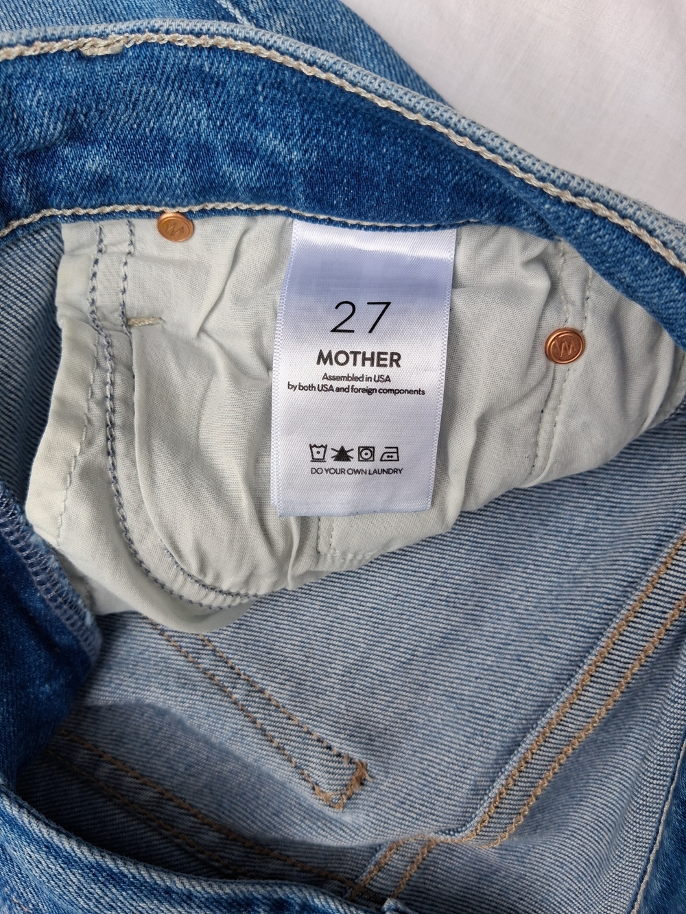 Mother The Weekender Flare Jeans - Classic Mid Wash - Picture 4 of 8